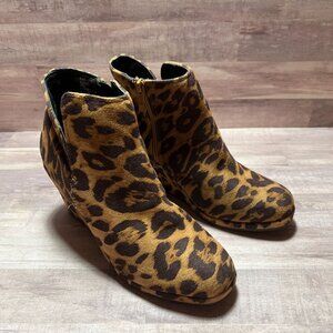 Leopard Print Wedge Ankle Boots 9M Fabric Upper Zip Closure RAMPAGE